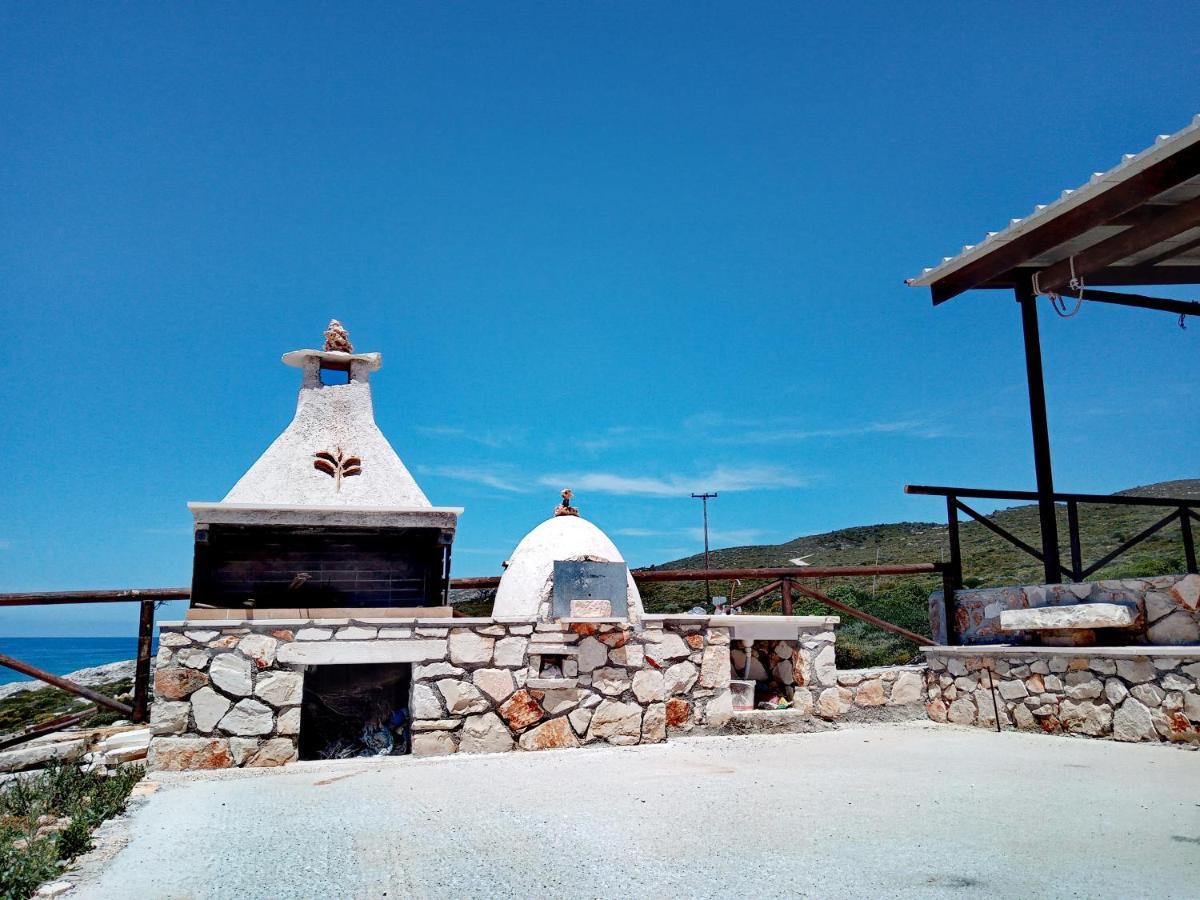Caravan Fishing Spot Porto Roxa * Agios Leon