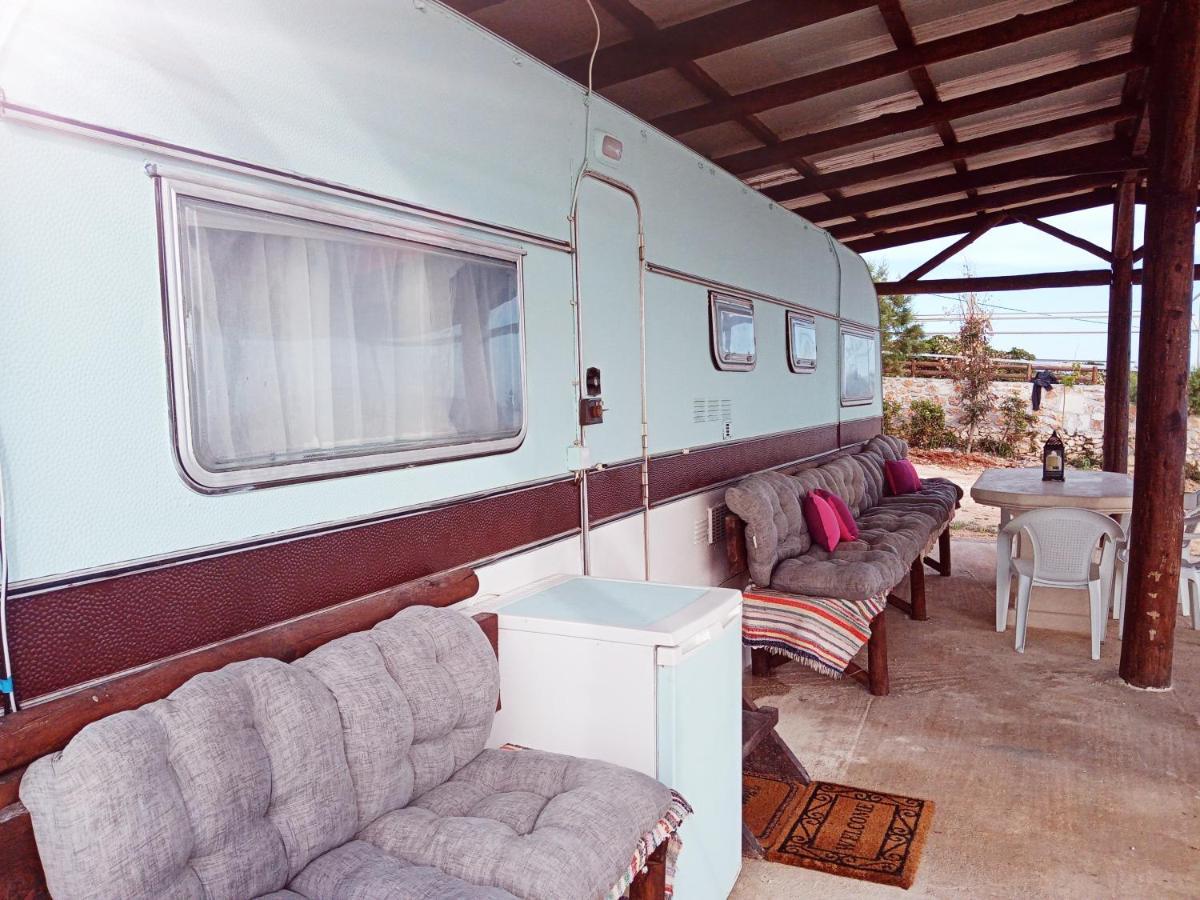 Caravan Fishing Spot Porto Roxa Agios Leon